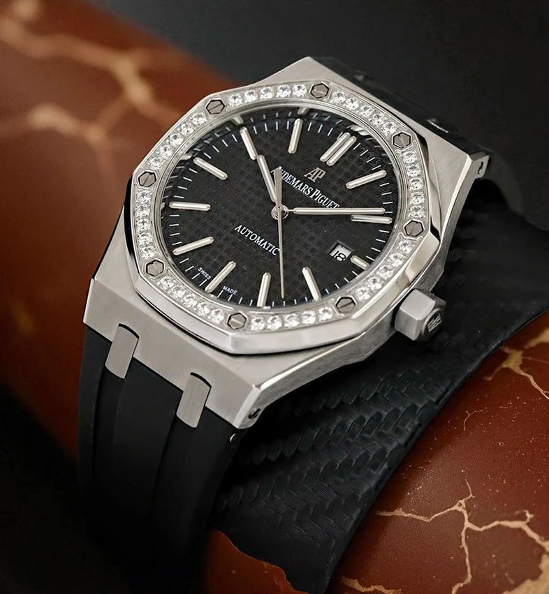 Audemars Piguet Royal Oak Diamond Bezel Black Watch Pakistan 1765830901 94bf71e4