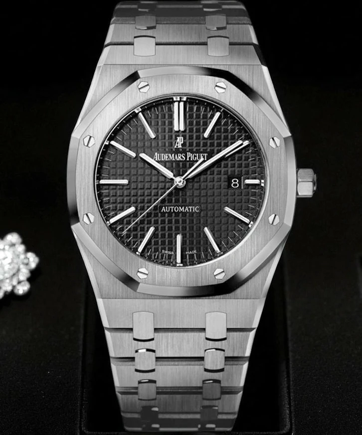 Audemars Piguet Royal Oak Titanium Watch 4 Pakistan