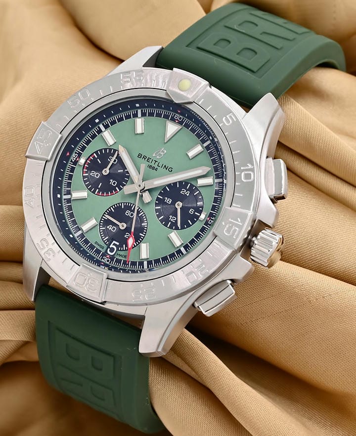 Breitling Avenger B01 Chronograph 44 Green Watch 1768330956 3e4a3f00