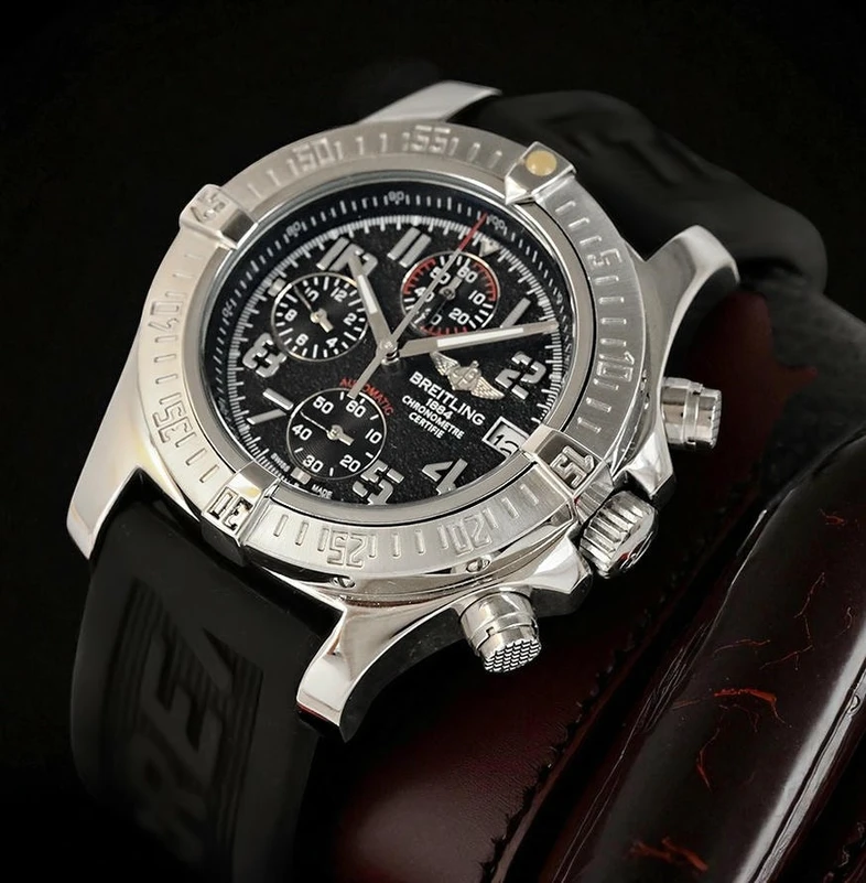 Breitling Super Avenger Ii Pakistan