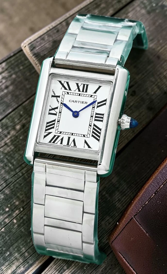 Cartier Tank Must 25mm Quartz Ladies Watch Front Photoroom