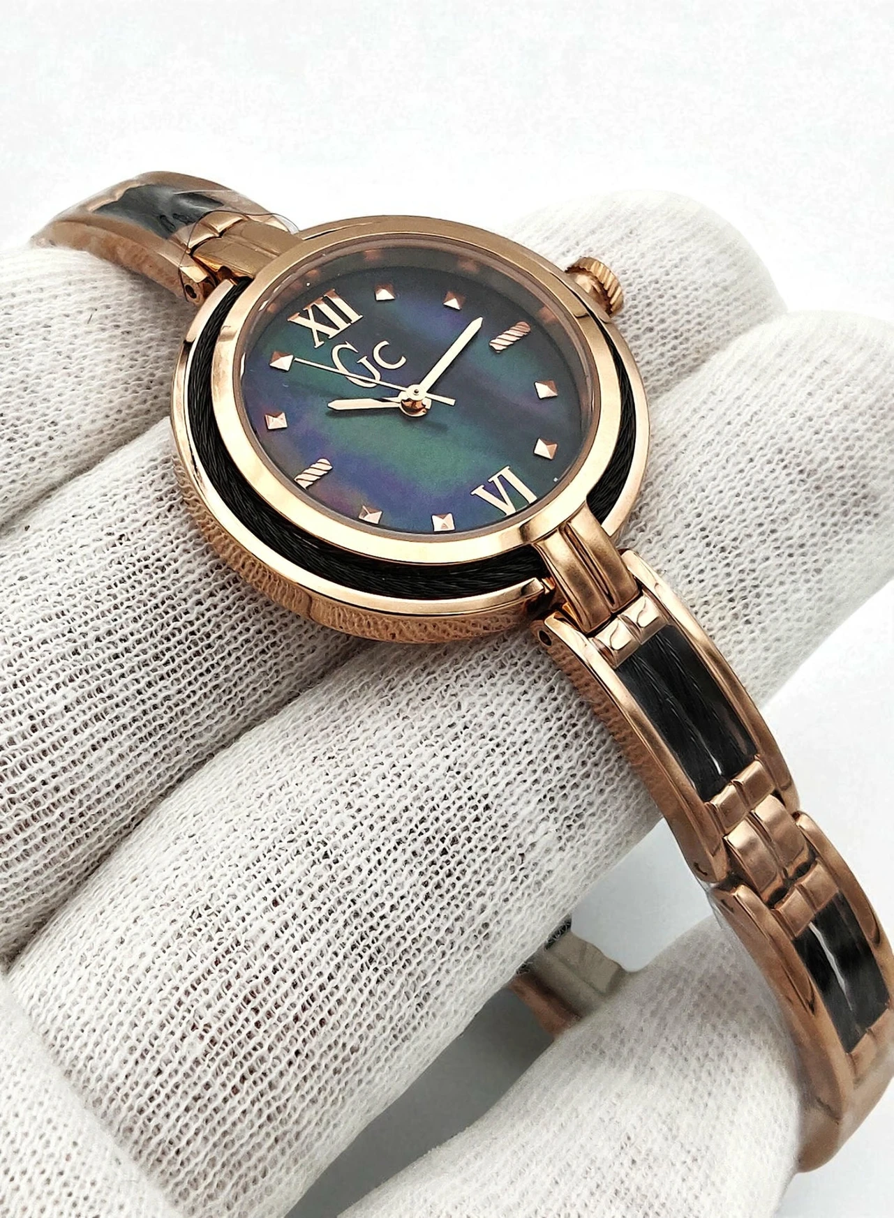 Gc Ladychic Ladies Two Tone Watch Pakistan 1765831245 F2e17a1e
