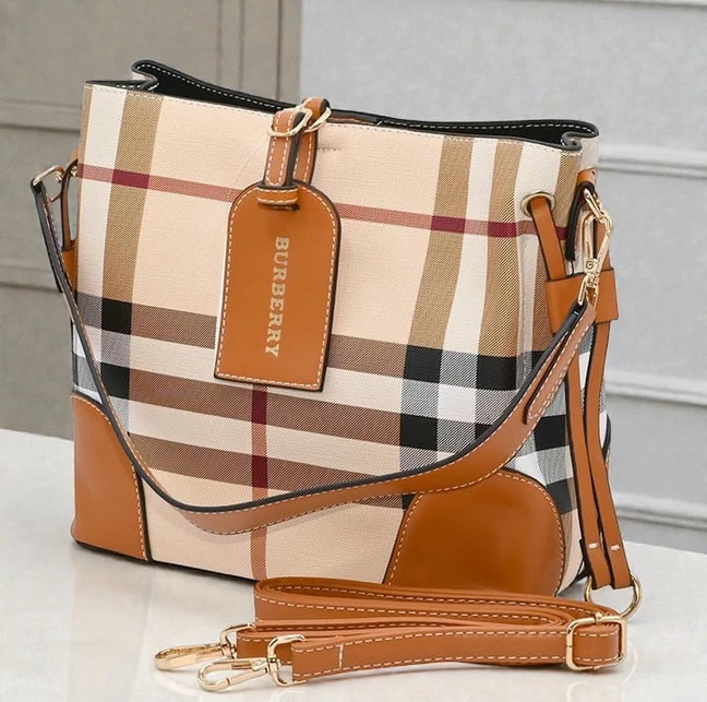 Burberry Ladies Bag 12067 1768331002 3a8c5db9