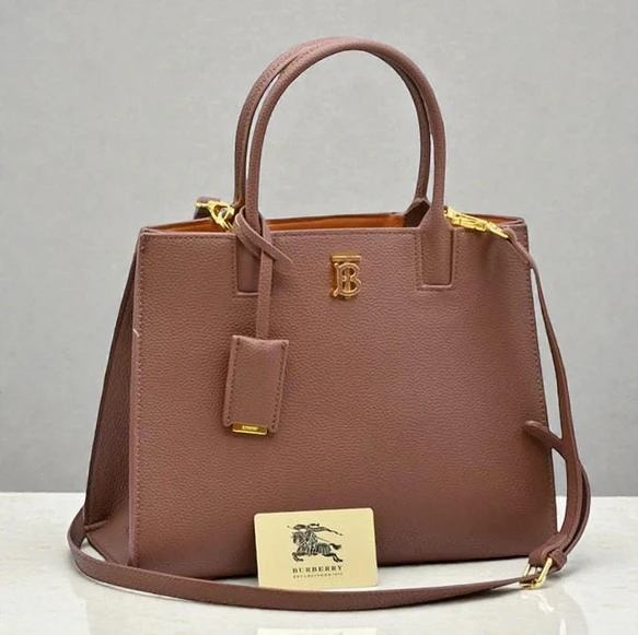 Burberry Ladies Bag 6 1768331003 78a4d5e5