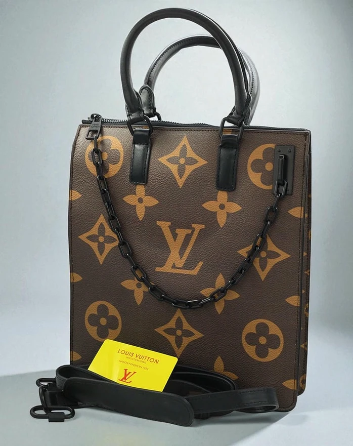 Louis Vuitton Designer Handbag 653 Pakistan