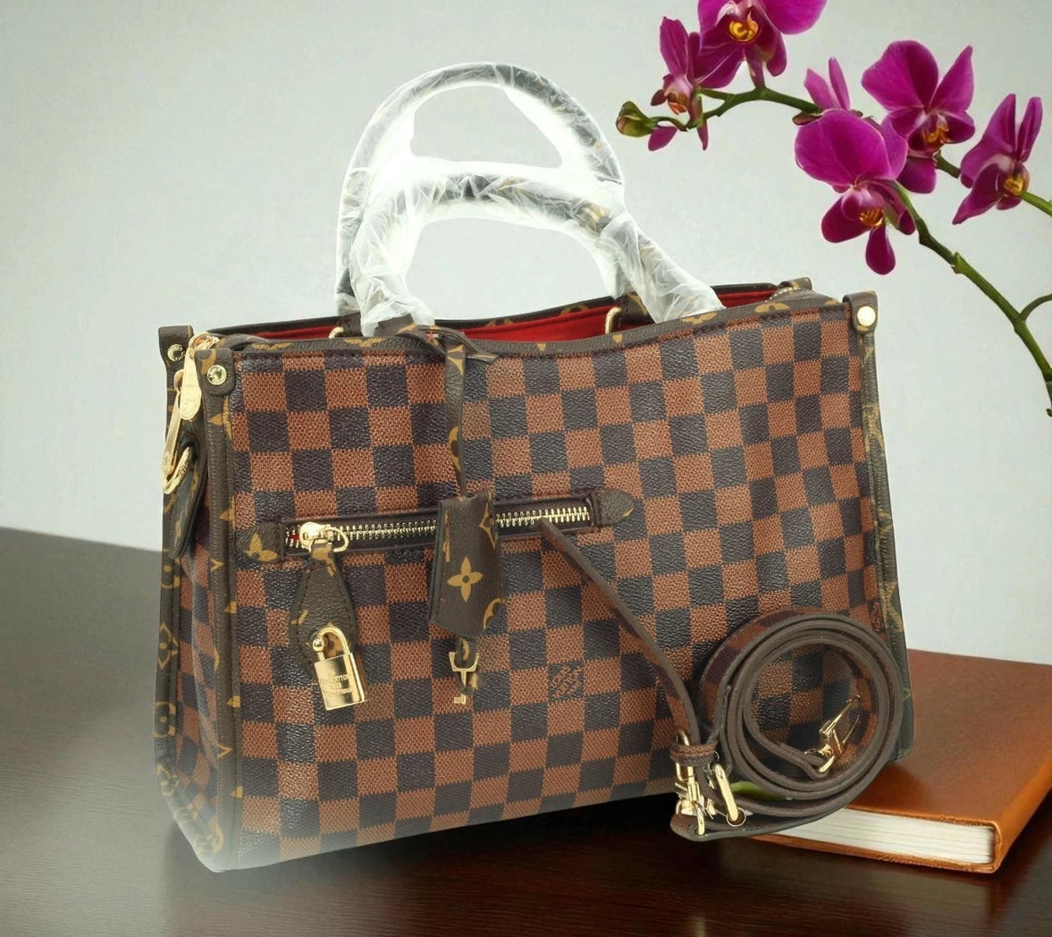 Louis Vuitton Handbag 004 Pakistan