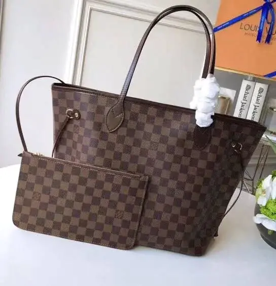 Louis Vuitton Neverfull Bag