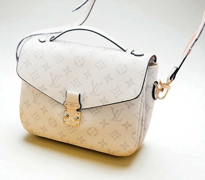 Louis Vuitton Pochette Metis Monogram Bags010 Pakistan