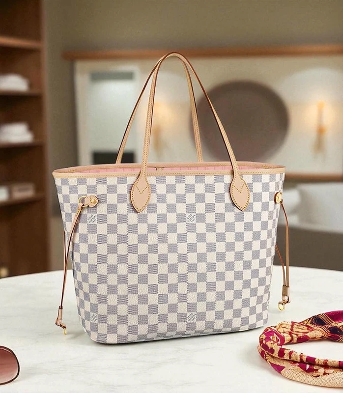 Louis Vuitton Tote Bags 1 Pakistan