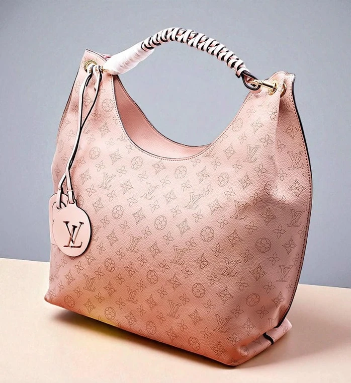 Louis Vuitton Women Handbag86 Pakistan