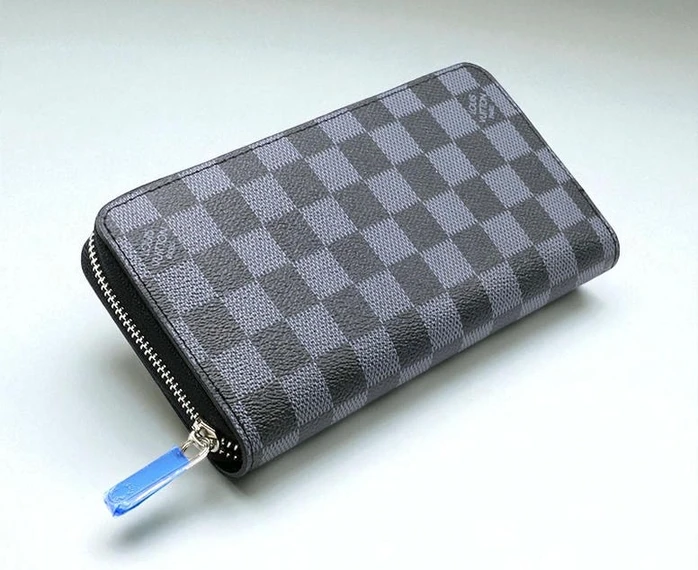 Louis Vuitton Women S Clutch 03 Pakistan