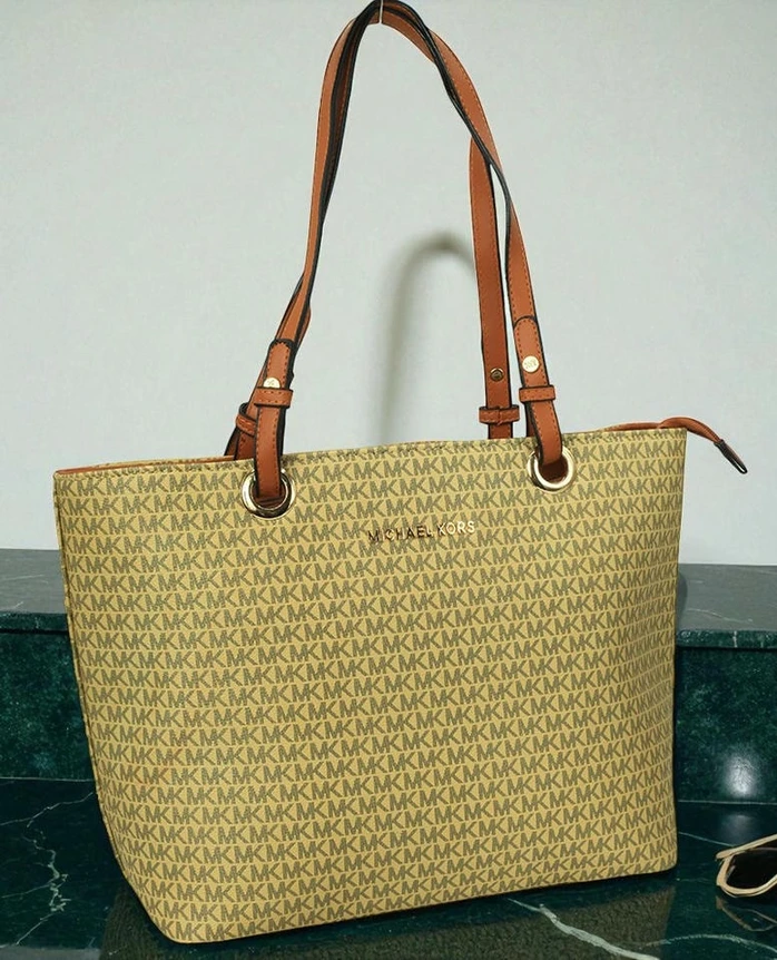 Michael Kors Fashion Handbag 685 Pakistan
