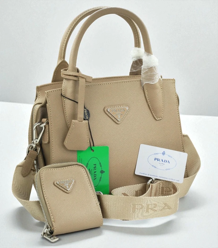Prada Handbag411 Pakistan