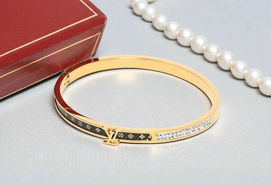 Louis Vuitton Bracelet For Girls Pakistan 1765831474 9697a802