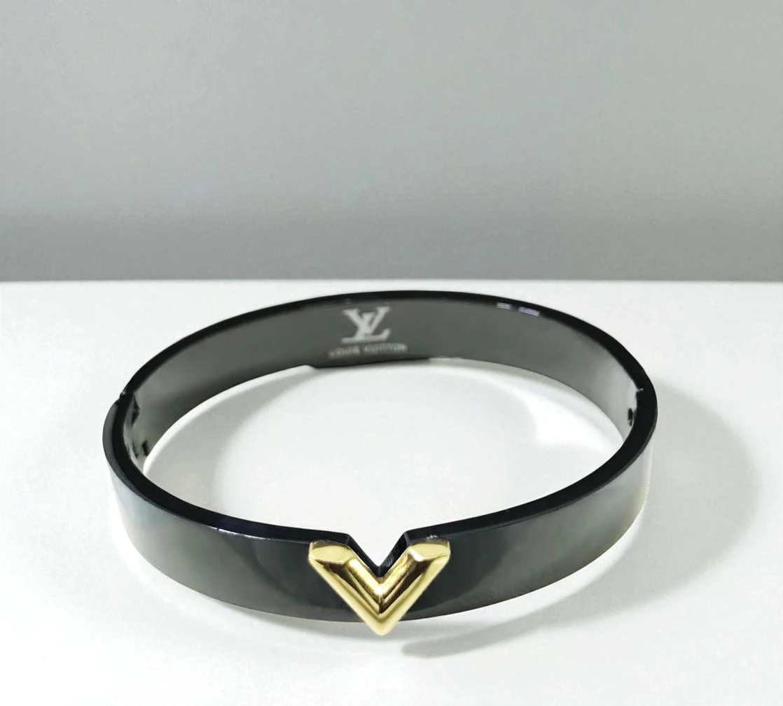 Louis Vuitton Bracelet Price 116 Pakistan 1765831474 1d5ae73a