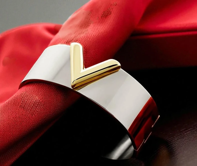 Louis Vuitton Women Bracelet Pakistan