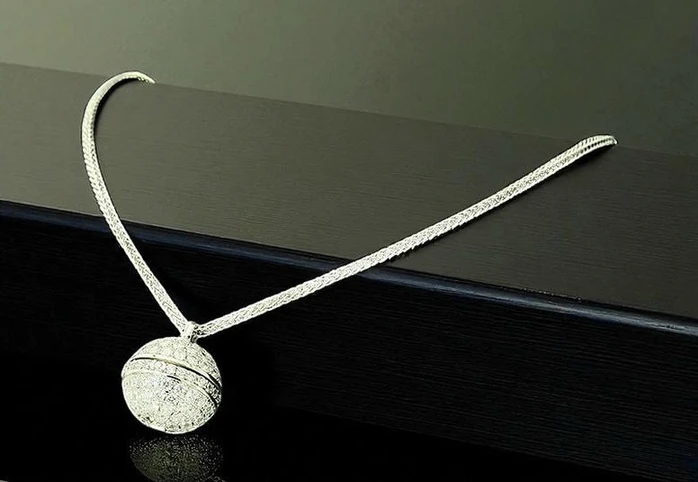 Piaget Possession Diamond Pendant550 Pakistan