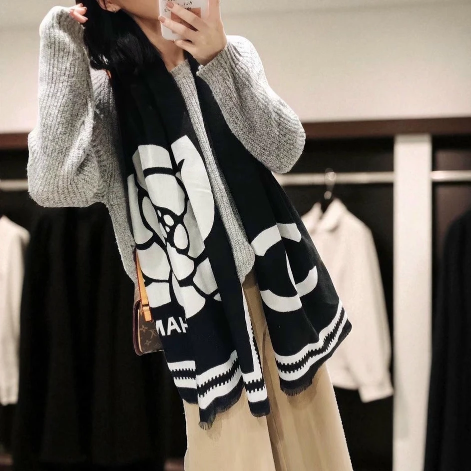 Replica Chanel Scarves Sale Online Pakistan 1765831596 81ba28dc