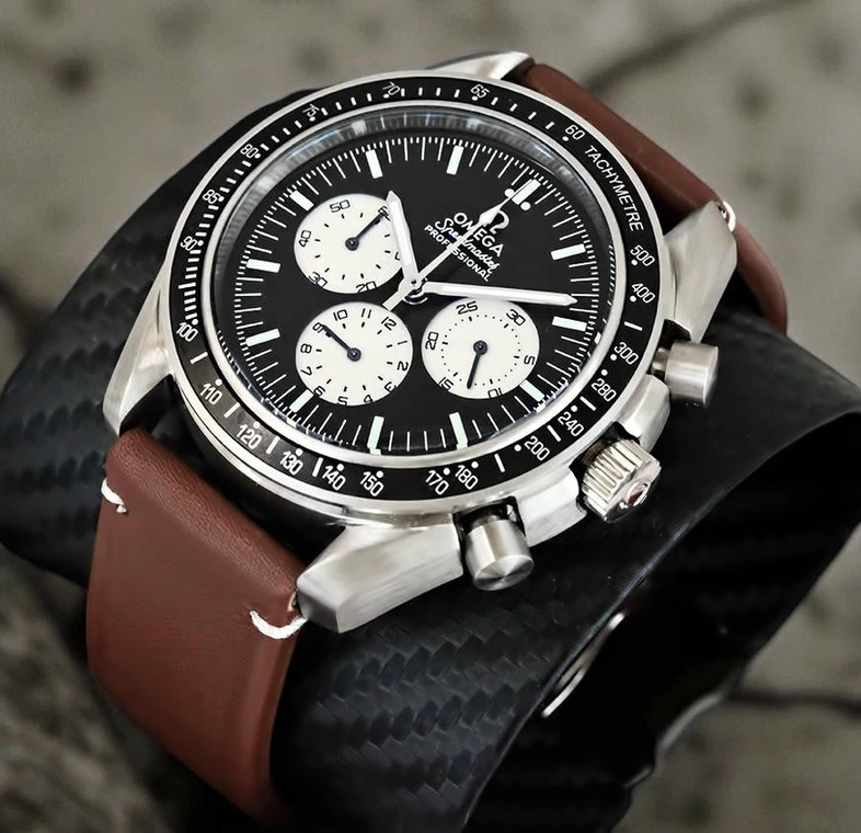 Omega Speedmaster Moonwatch Chronograph Pakistan