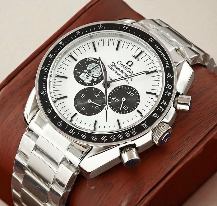Omega Speedmaster Professional Apollo 13 50th Anniversary Silver Snoopy Award Watch Pakistan