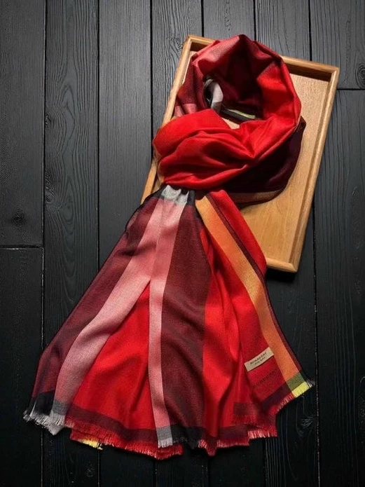 Burberry Cashmere Scarf 705 Pakistan 1765831720 4dda51a5