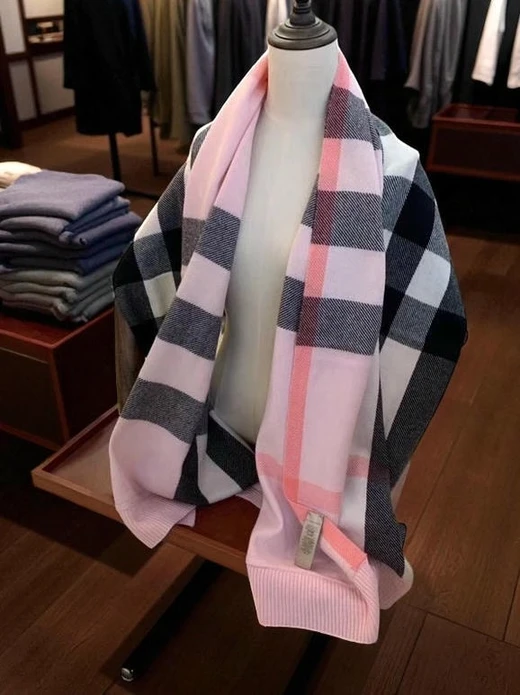 Burberry Cashmere Scarf081 Pakistan 1765831718 1d37d497
