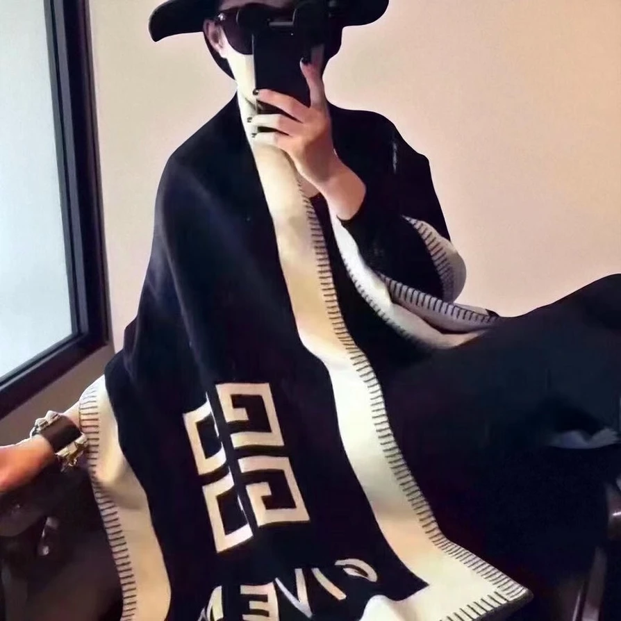 Givenchy Ladies Scarf Pakistan 1765831740 0b685047