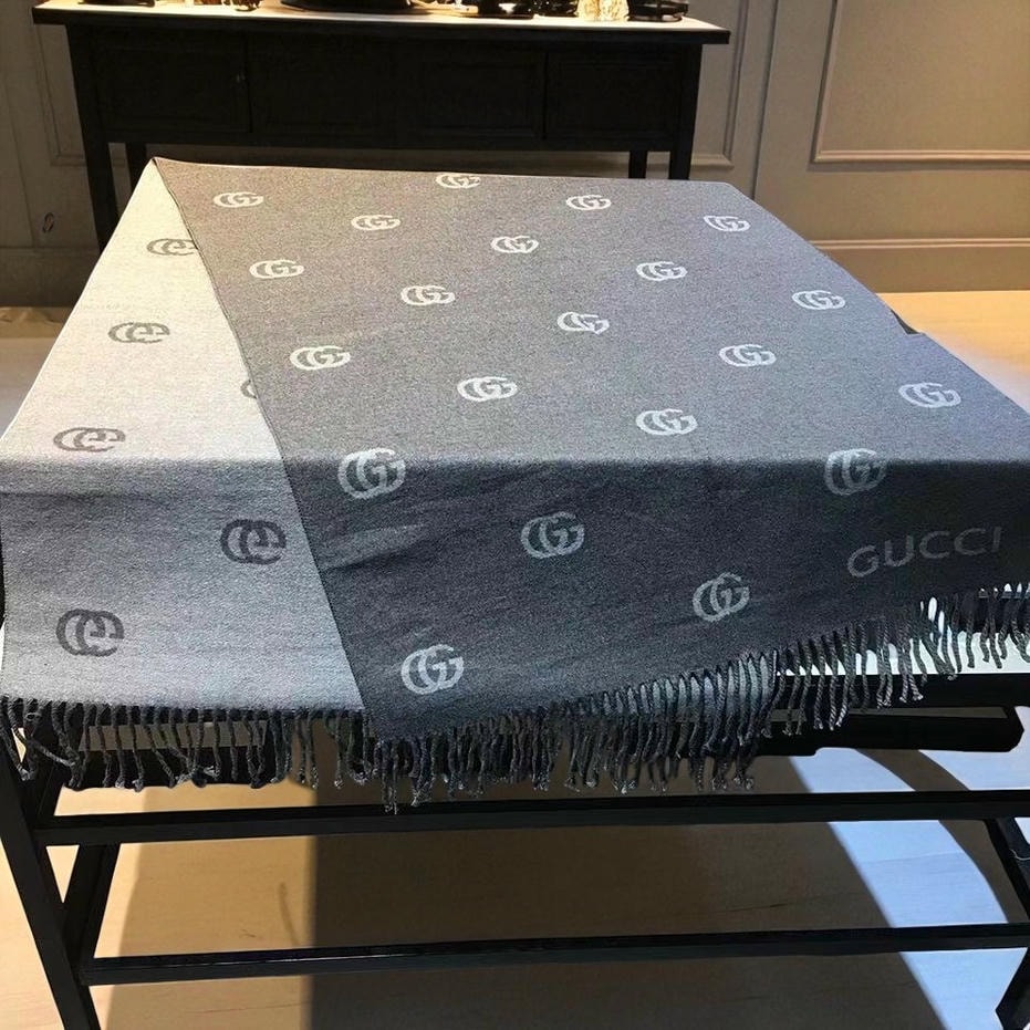 Gucci Women Cashmere Scarf 1 Pakistan