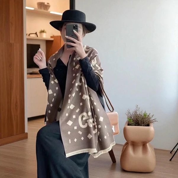 Gucci Women Cashmere Scarf 92917 Pakistan