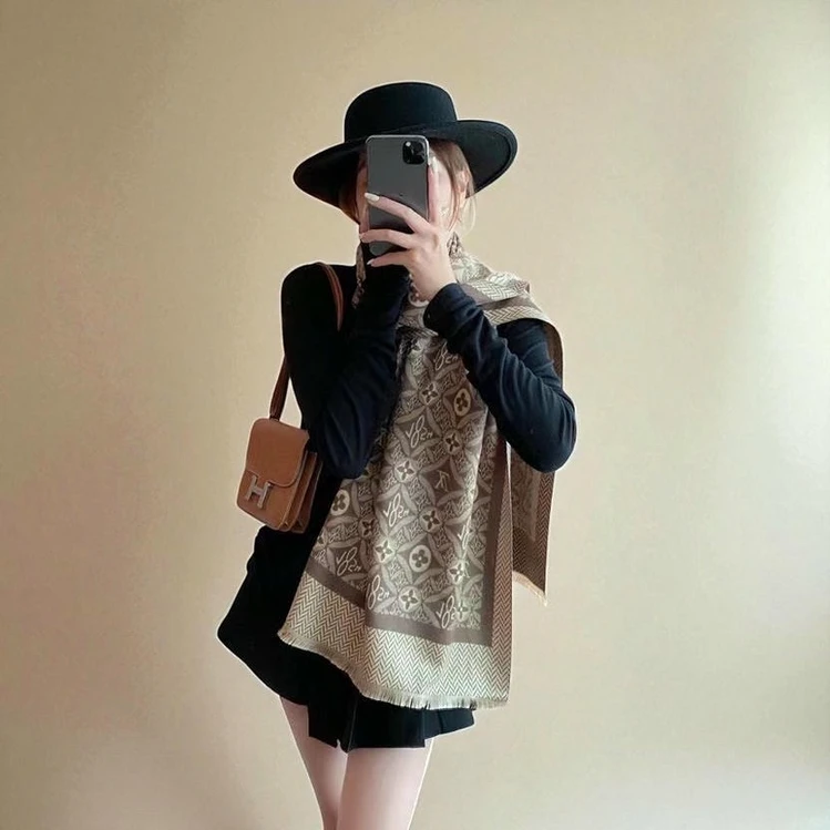 Louis Vuitton Cashmere Scarf750 2 Pakistan