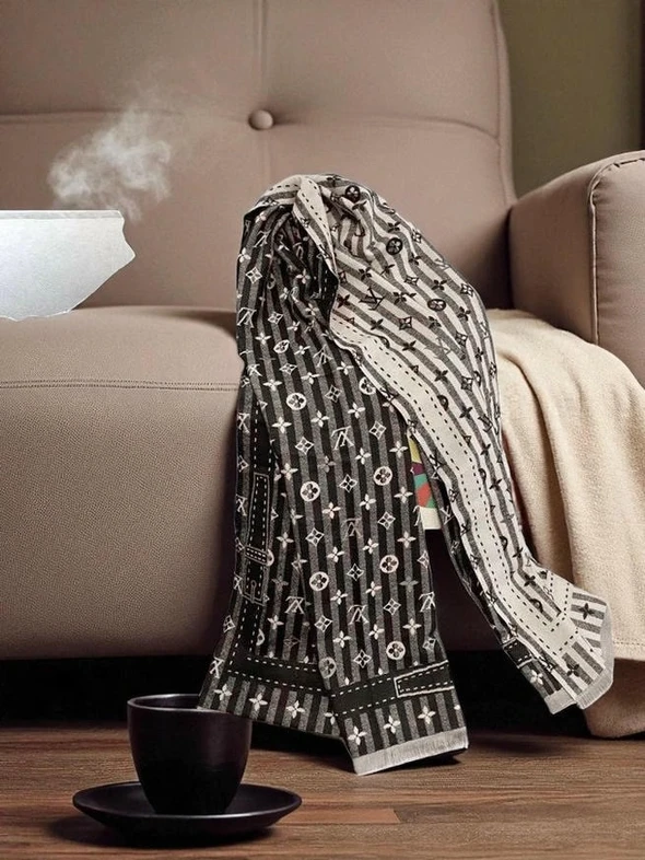 Louis Vuitton Scarves Sale Online944 Pakistan