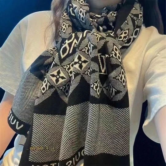 Louis Vuitton Scarves737 Pakistan
