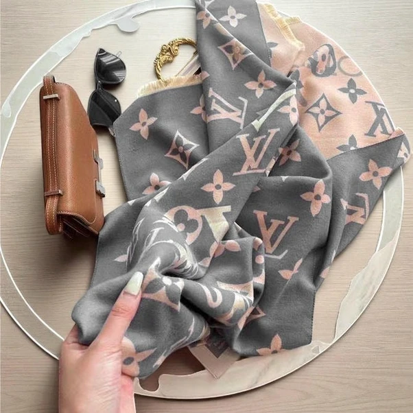 Louis Vuitton Women Cashmere Scarf 92878 Pakistan