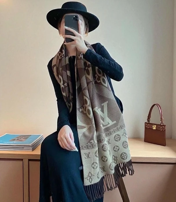 Louis Vuitton Women Cashmere Scarf 92898 Pakistan