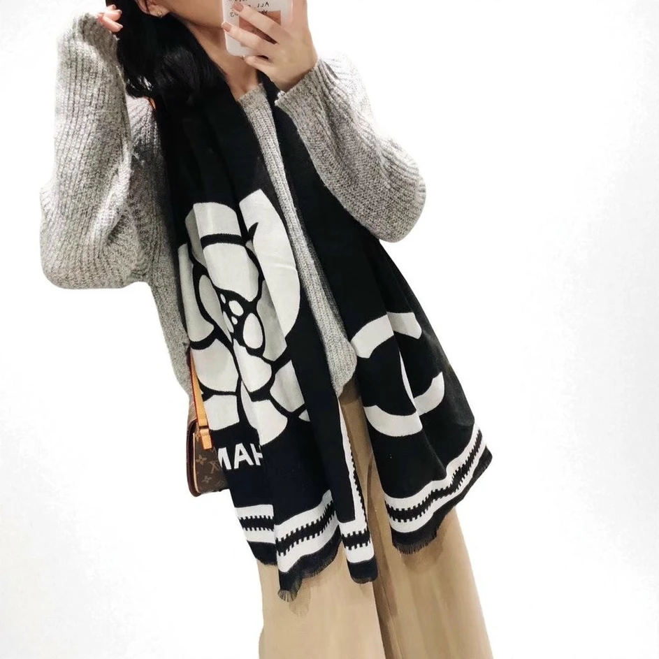 Replica Chanel Scarves Sale Online Pakistan