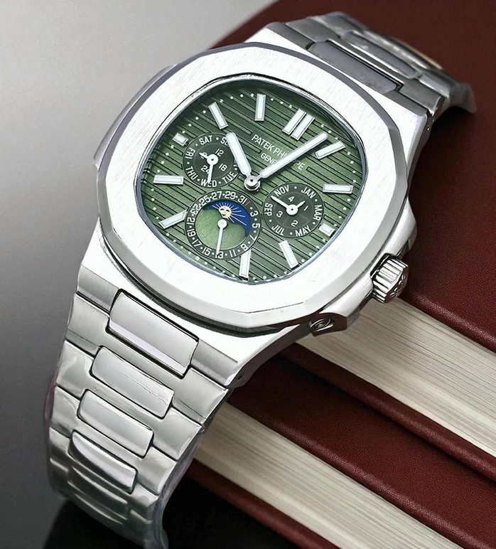 Patek Philippe Nautilus Perpetual Calendar Diamond Bezel Watch 1 Pakistan 1765831833 Ea1d2319