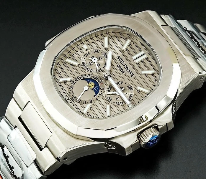 Patek Philippe Nautilus Watch 411 Pakistan